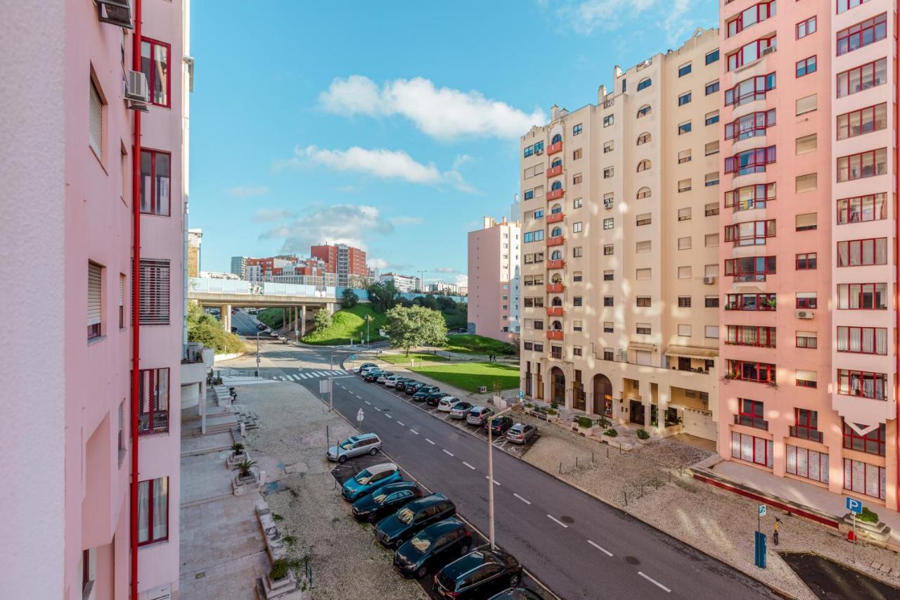 Elegant 3 Bedroom Apt - City Centre - Garage - Metro Lisboa Eksteriør billede
