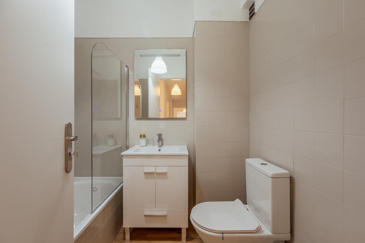 Elegant 3 Bedroom Apt - City Centre - Garage - Metro Lisboa Eksteriør billede