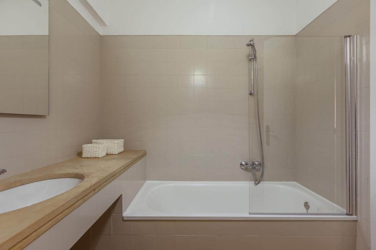 Elegant 3 Bedroom Apt - City Centre - Garage - Metro Lisboa Eksteriør billede