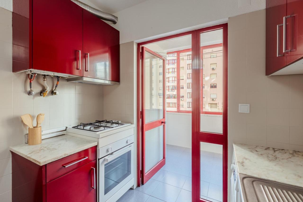Elegant 3 Bedroom Apt - City Centre - Garage - Metro Lisboa Eksteriør billede